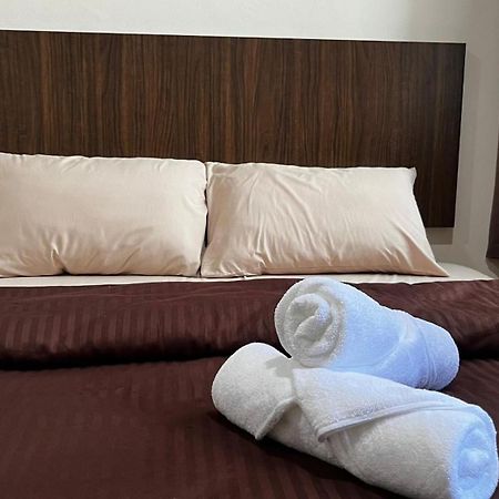 Skye Apartment Hotel Brincsang Kültér fotó